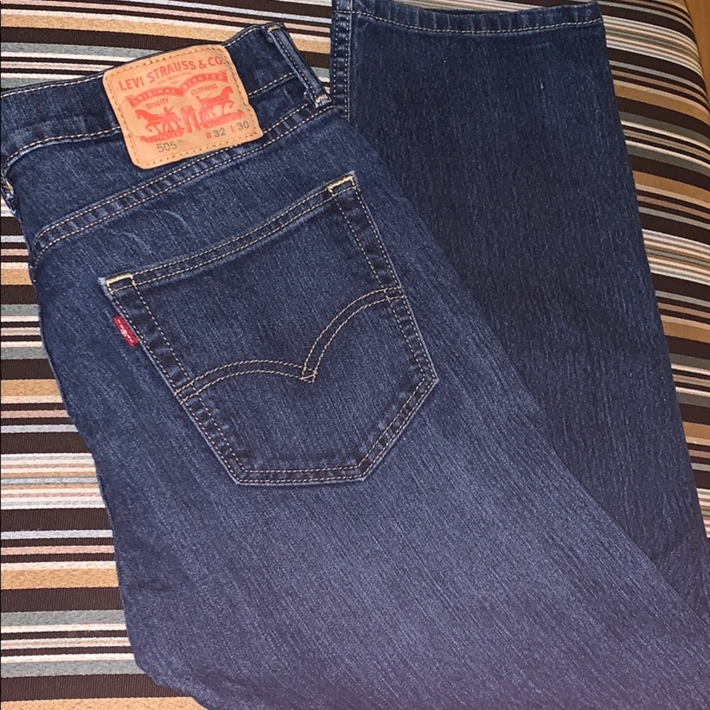 Levi’s 505 W 32 L 30 dark wash MENS